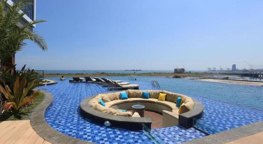 The Rinra Hotel Makassar Kültér fotó