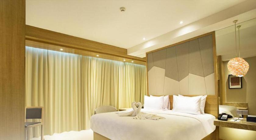 The Rinra Hotel Makassar Kültér fotó