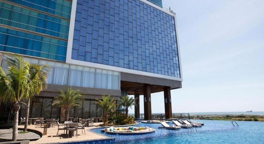 The Rinra Hotel Makassar Kültér fotó